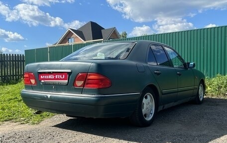 Mercedes-Benz E-Класс, 1999 год, 300 000 рублей, 3 фотография