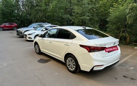 Hyundai Solaris II рестайлинг, 2018 год, 1 500 000 рублей, 3 фотография