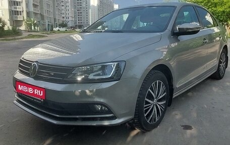 Volkswagen Jetta VI, 2017 год, 1 560 000 рублей, 2 фотография