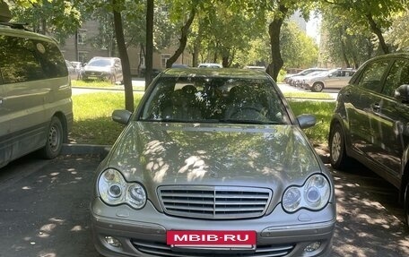 Mercedes-Benz C-Класс, 2006 год, 950 000 рублей, 2 фотография