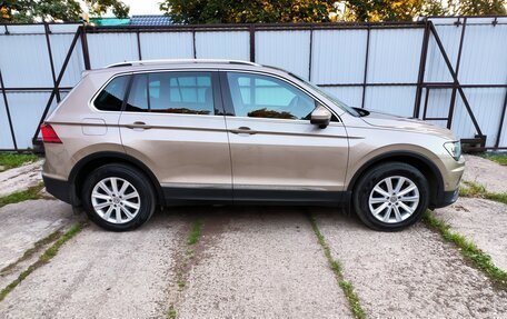 Volkswagen Tiguan II, 2017 год, 2 250 000 рублей, 2 фотография