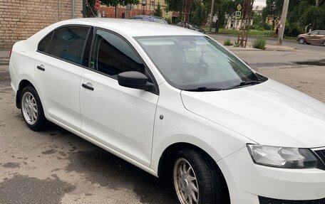 Skoda Rapid I, 2014 год, 1 050 000 рублей, 2 фотография