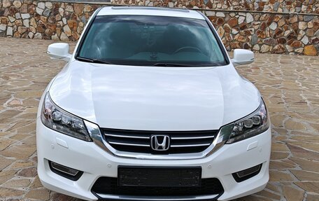 Honda Accord IX рестайлинг, 2013 год, 1 850 000 рублей, 2 фотография