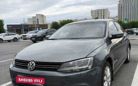 Volkswagen Jetta VI, 2013 год, 980 000 рублей, 2 фотография