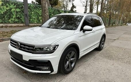 Volkswagen Tiguan II, 2019 год, 4 250 000 рублей, 4 фотография