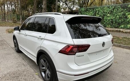 Volkswagen Tiguan II, 2019 год, 4 250 000 рублей, 10 фотография