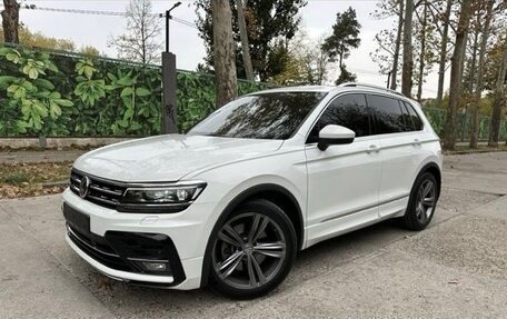 Volkswagen Tiguan II, 2019 год, 4 250 000 рублей, 6 фотография