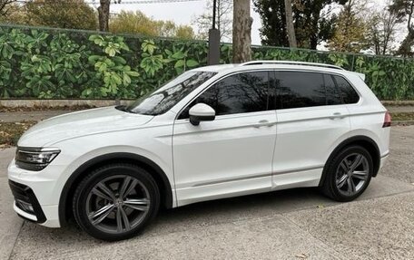 Volkswagen Tiguan II, 2019 год, 4 250 000 рублей, 3 фотография