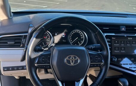 Toyota Camry, 2019 год, 3 250 000 рублей, 9 фотография