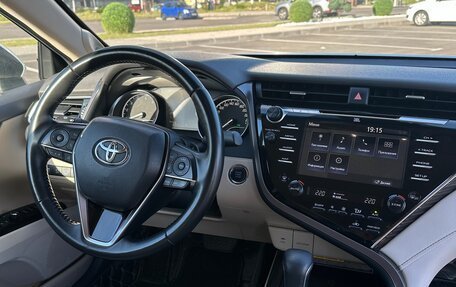 Toyota Camry, 2019 год, 3 250 000 рублей, 13 фотография