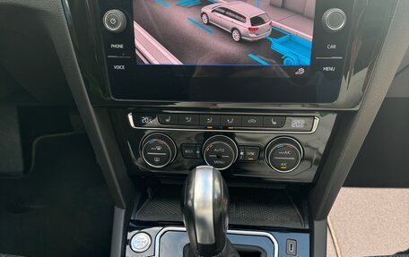 Volkswagen Passat B8 рестайлинг, 2019 год, 2 350 000 рублей, 17 фотография