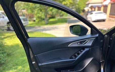 Mazda 3, 2018 год, 1 725 000 рублей, 20 фотография