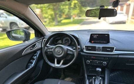 Mazda 3, 2018 год, 1 725 000 рублей, 18 фотография