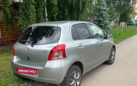 Toyota Yaris III рестайлинг, 2006 год, 600 000 рублей, 3 фотография