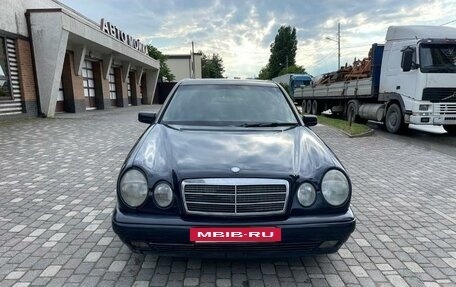 Mercedes-Benz E-Класс, 1999 год, 445 000 рублей, 3 фотография