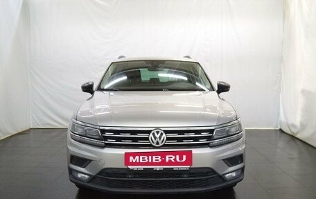 Volkswagen Tiguan II, 2019 год, 2 590 000 рублей, 2 фотография