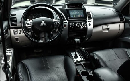 Mitsubishi Pajero Sport II рестайлинг, 2015 год, 2 399 000 рублей, 6 фотография