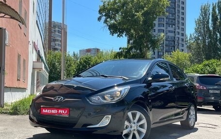 Hyundai Solaris II рестайлинг, 2011 год, 900 000 рублей, 1 фотография