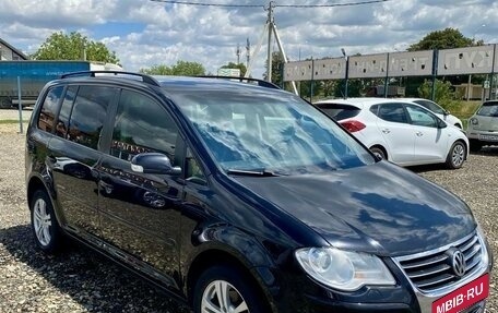 Volkswagen Touran III, 2008 год, 895 000 рублей, 3 фотография