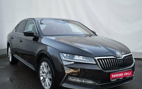 Skoda Superb III рестайлинг, 2021 год, 3 899 000 рублей, 3 фотография