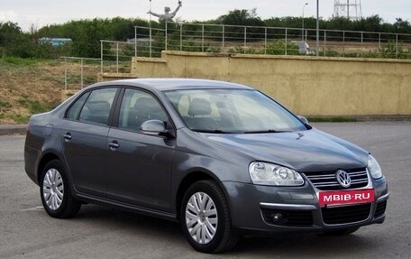 Volkswagen Jetta VI, 2010 год, 1 035 000 рублей, 2 фотография