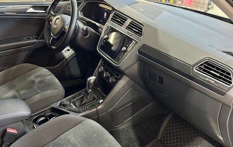 Volkswagen Tiguan II, 2018 год, 2 850 000 рублей, 12 фотография