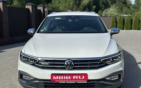 Volkswagen Passat B8 рестайлинг, 2021 год, 4 050 000 рублей, 2 фотография