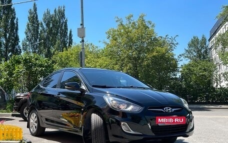 Hyundai Solaris II рестайлинг, 2011 год, 900 000 рублей, 8 фотография