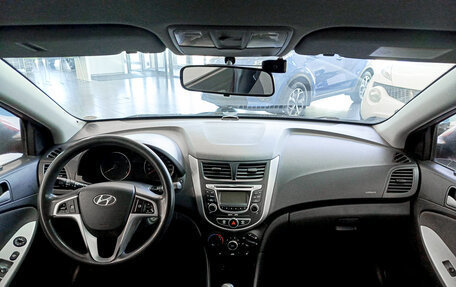 Hyundai Solaris II рестайлинг, 2011 год, 800 000 рублей, 14 фотография