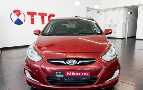 Hyundai Solaris II рестайлинг, 2011 год, 800 000 рублей, 2 фотография