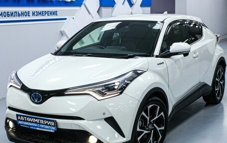 Toyota C-HR I рестайлинг, 2017 год, 2 113 000 рублей, 2 фотография