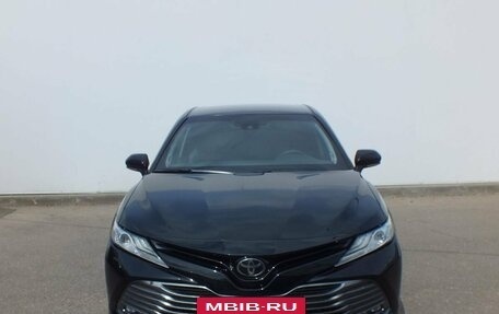 Toyota Camry, 2020 год, 3 800 000 рублей, 2 фотография