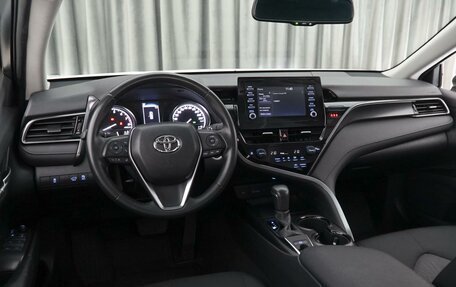 Toyota Camry, 2021 год, 3 299 000 рублей, 6 фотография