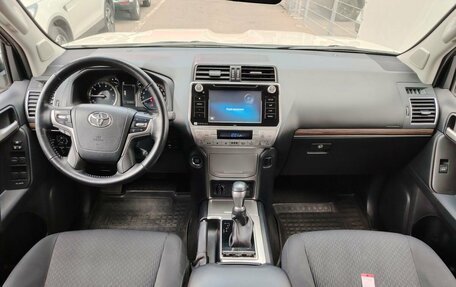 Toyota Land Cruiser Prado 150 рестайлинг 2, 2019 год, 5 850 000 рублей, 12 фотография