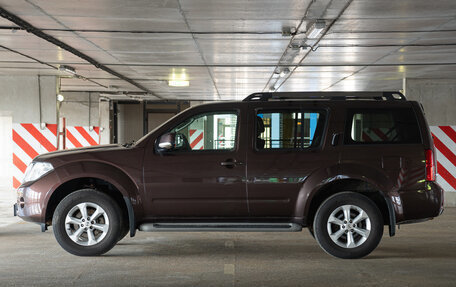 Nissan Pathfinder, 2011 год, 1 570 000 рублей, 2 фотография