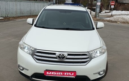 Toyota Highlander III, 2012 год, 2 450 000 рублей, 15 фотография