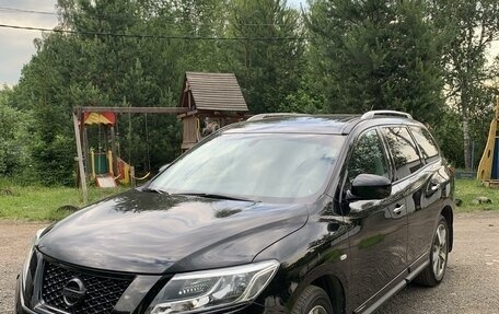 Nissan Pathfinder, 2015 год, 2 250 000 рублей, 1 фотография