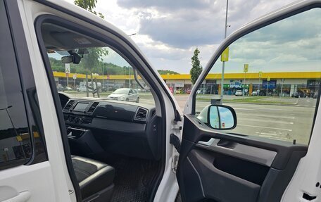 Volkswagen Multivan T6 рестайлинг, 2019 год, 5 900 000 рублей, 11 фотография
