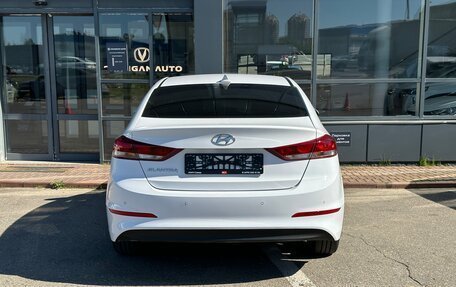Hyundai Elantra VI рестайлинг, 2018 год, 1 560 000 рублей, 6 фотография