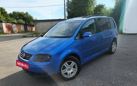 Volkswagen Touran III, 2005 год, 645 000 рублей, 10 фотография