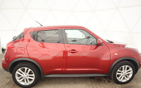 Nissan Juke II, 2011 год, 1 075 000 рублей, 2 фотография