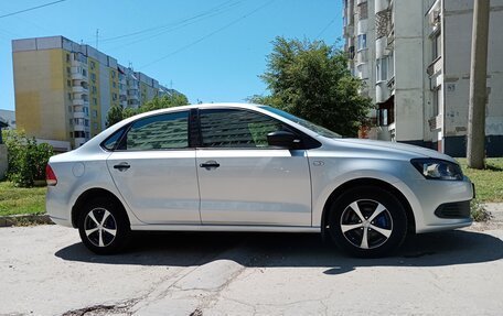 Volkswagen Polo VI (EU Market), 2012 год, 900 000 рублей, 2 фотография