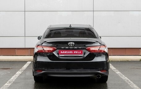 Toyota Camry, 2018 год, 3 050 000 рублей, 4 фотография