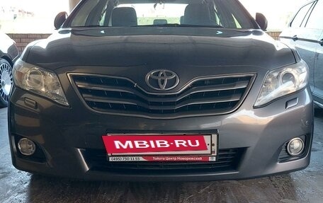 Toyota Camry, 2011 год, 1 650 000 рублей, 2 фотография