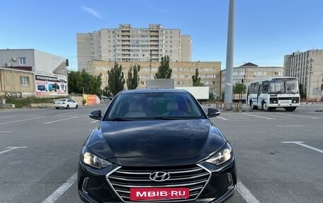 Hyundai Elantra VI рестайлинг, 2016 год, 1 650 000 рублей, 2 фотография