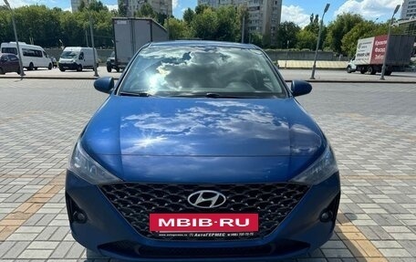 Hyundai Solaris II рестайлинг, 2021 год, 1 650 000 рублей, 2 фотография