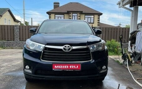 Toyota Highlander III, 2015 год, 3 050 000 рублей, 1 фотография