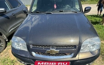 Chevrolet Niva I рестайлинг, 2015 год, 860 000 рублей, 1 фотография