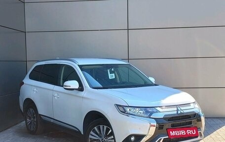 Mitsubishi Outlander III рестайлинг 3, 2019 год, 2 349 000 рублей, 7 фотография