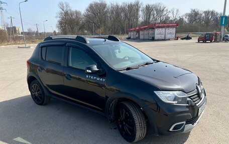 Renault Sandero II рестайлинг, 2019 год, 1 240 000 рублей, 3 фотография